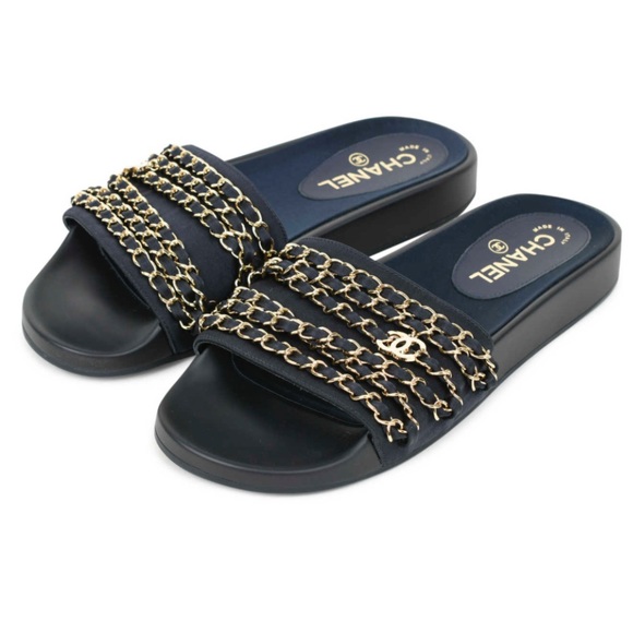 CHANEL navy slides gold chain and CC charms. - Picture 3 of 13